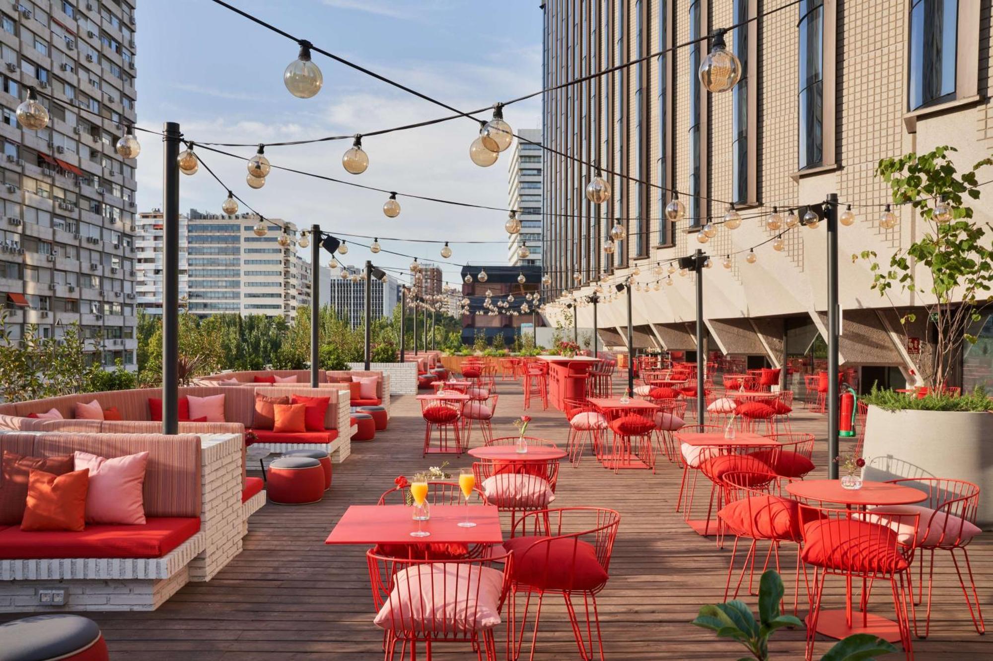 Canopy By Hilton Madrid Castellana Hotel Buitenkant foto